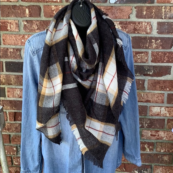 Accessories - BLACK & TAN Plaid cashmere triangle scarf